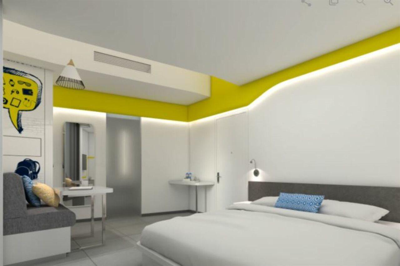 Yello Hotel Kuta Beachwalk Bali Exterior photo