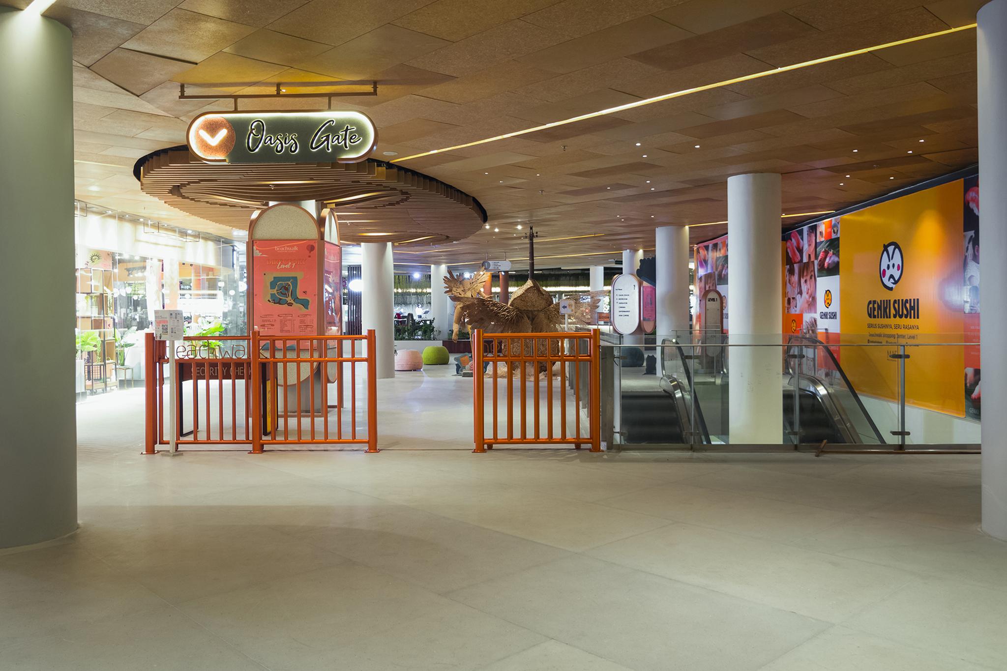 Yello Hotel Kuta Beachwalk Bali Exterior photo