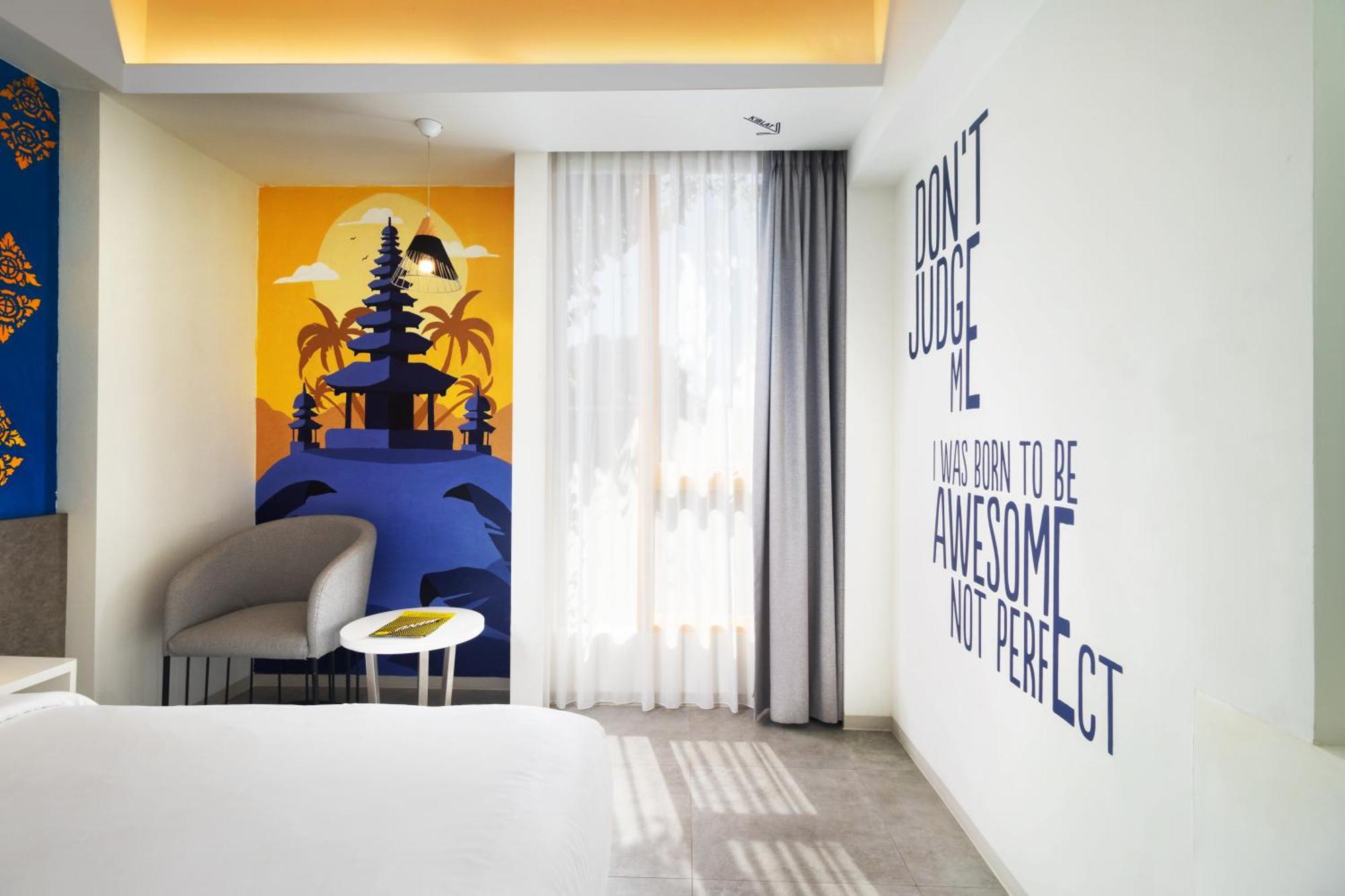 Yello Hotel Kuta Beachwalk Bali Exterior photo