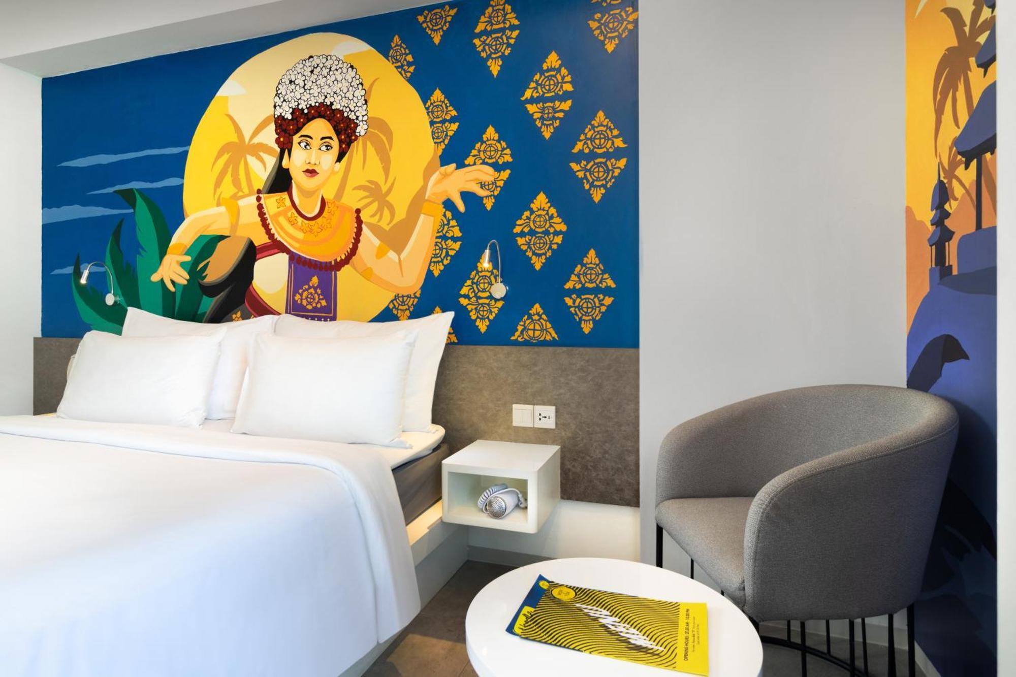 Yello Hotel Kuta Beachwalk Bali Exterior photo